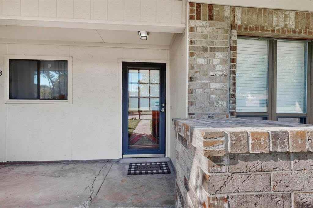 2305 Jamie Dr - Photo 4 of 33