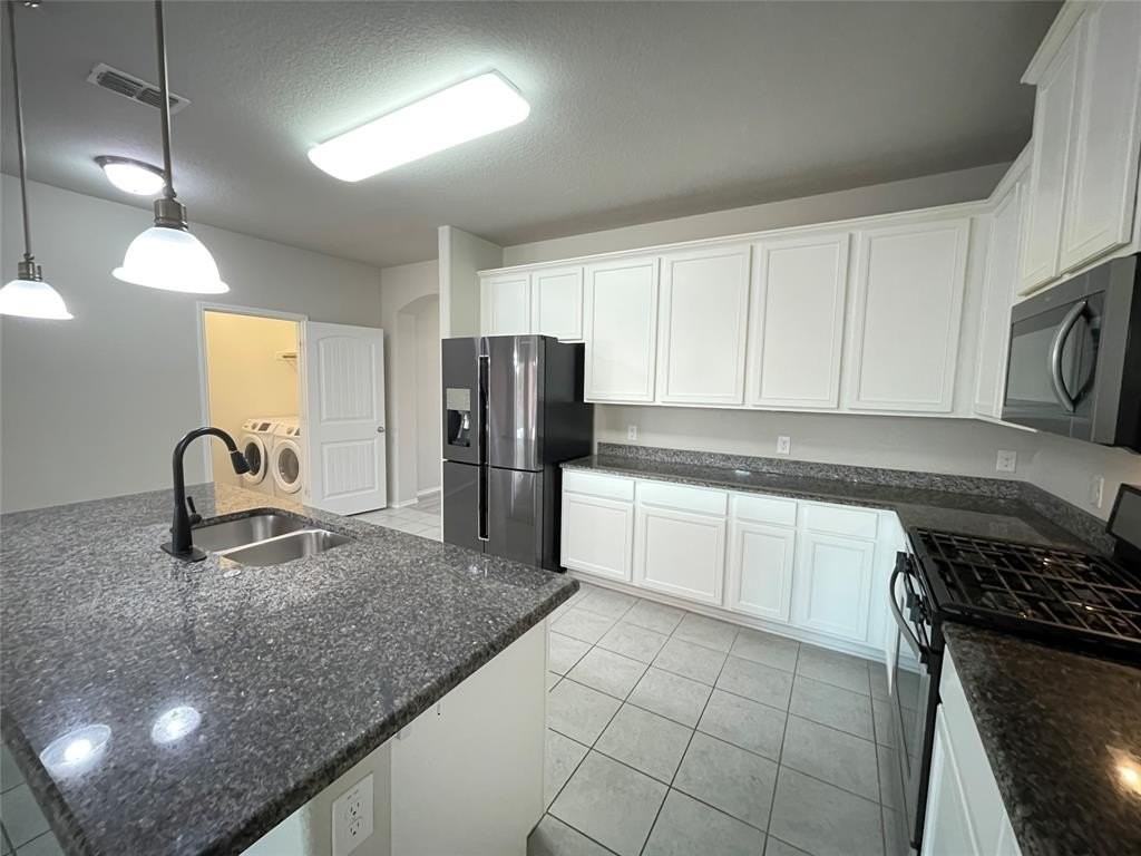 1724 Lone Lynx Way - Photo 5 of 32