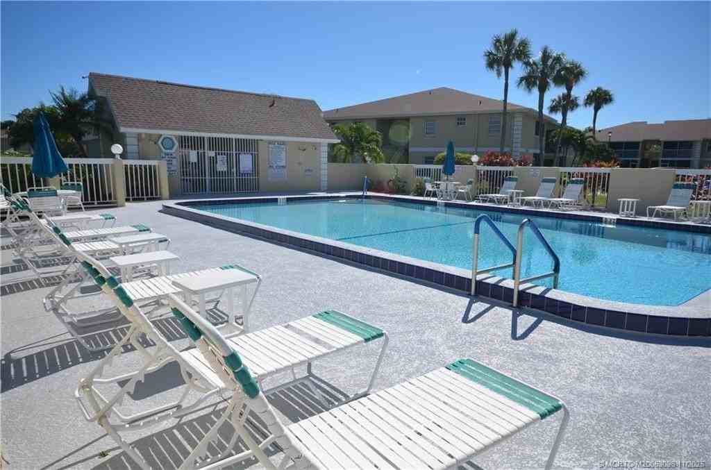 1566 Se Royal Green Cir Unit 101 #101 - Photo 3 of 18