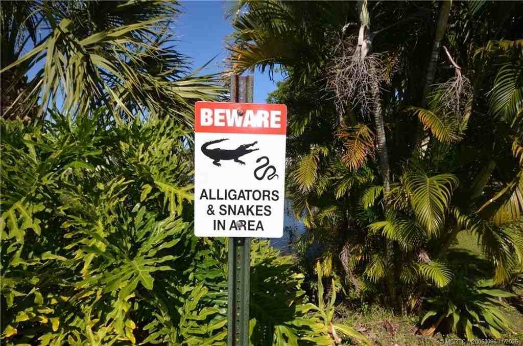 1566 Se Royal Green Cir Unit 101 #101 - Photo 4 of 18