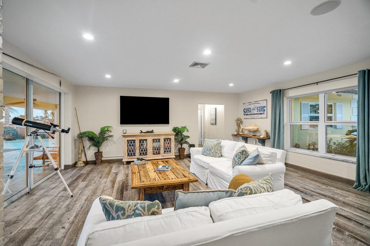 844 East Dr - Photo 6 of 37