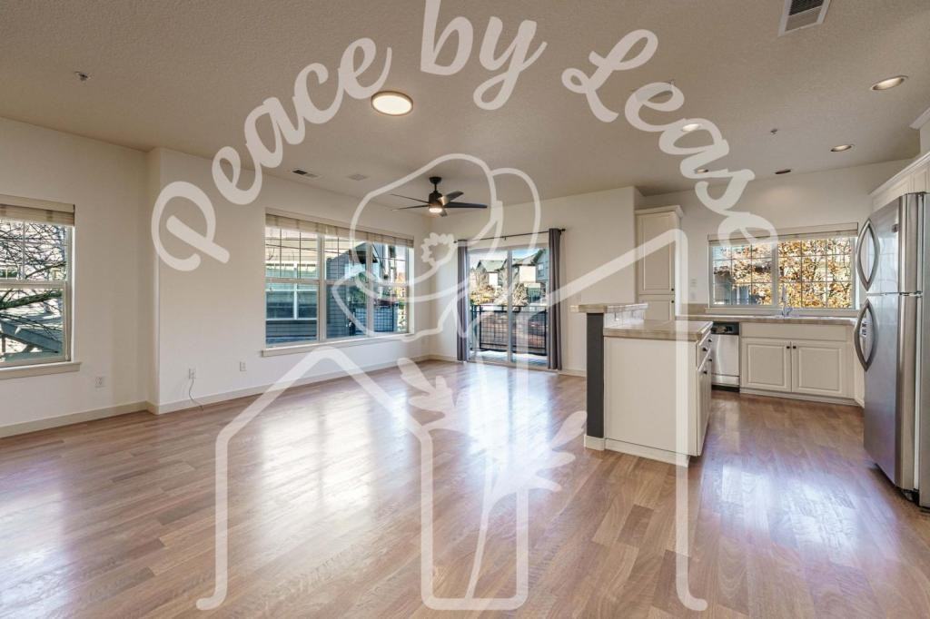 8838 Northeast Brentford Way - Photo 5 of 37