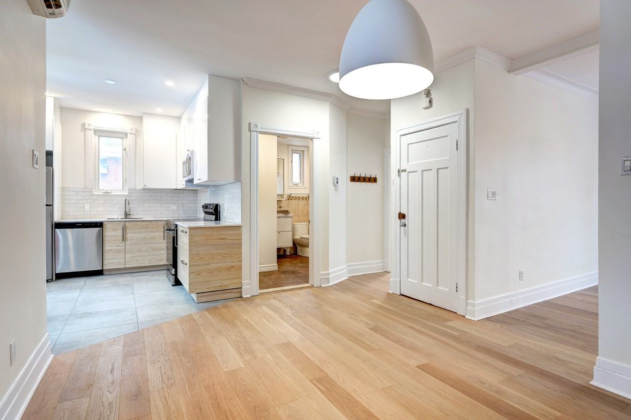 2072 Rue Connaught - Photo 3 of 11