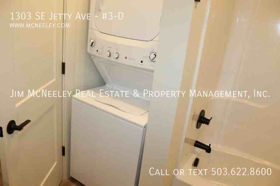 1303 Se Jetty Ave #3D - Photo 3 of 13