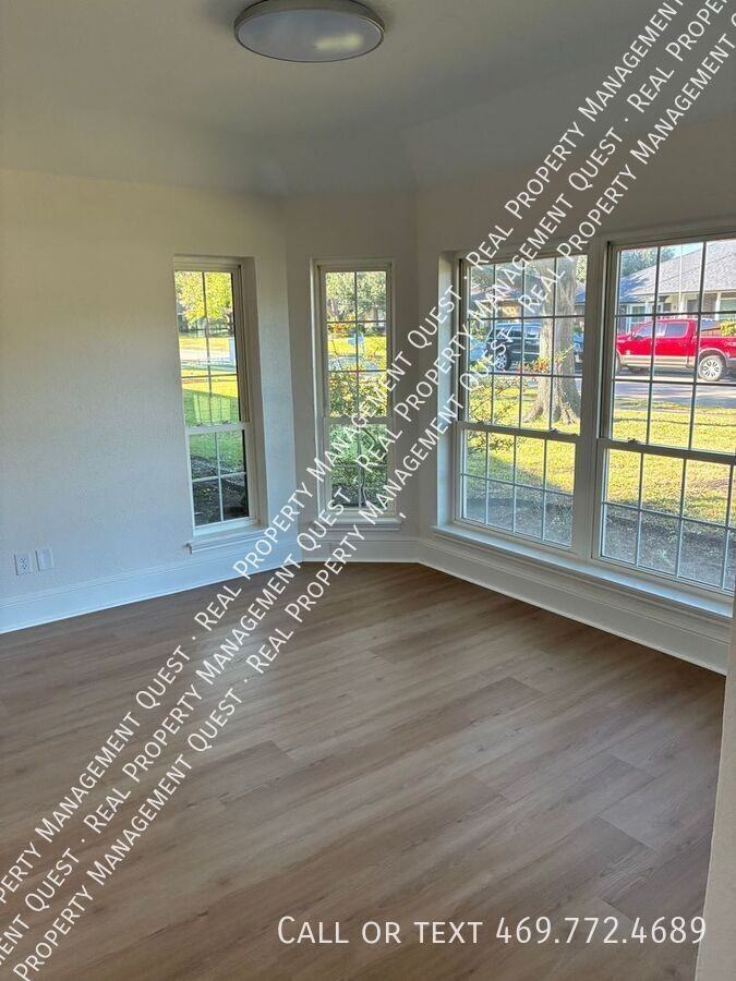 814 Meandering Way - Photo 4 of 25