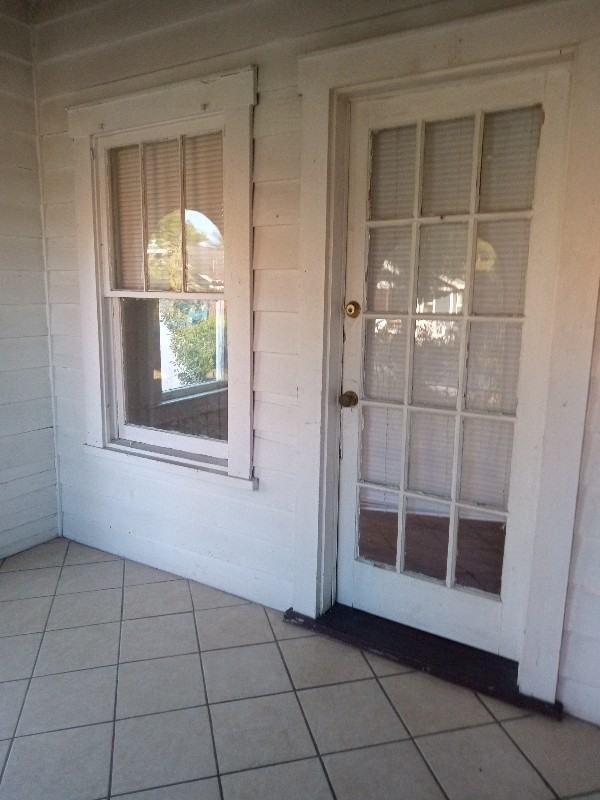 801 East Frierson Avenue - Photo 4 of 33