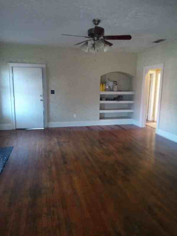 801 East Frierson Avenue - Photo 6 of 33