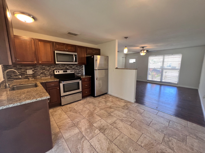 7847 Putnam Cir - Photo 3 of 11