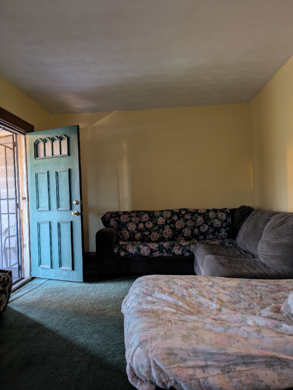 512 E Philadelphia Ave #1 - Photo 2 of 11