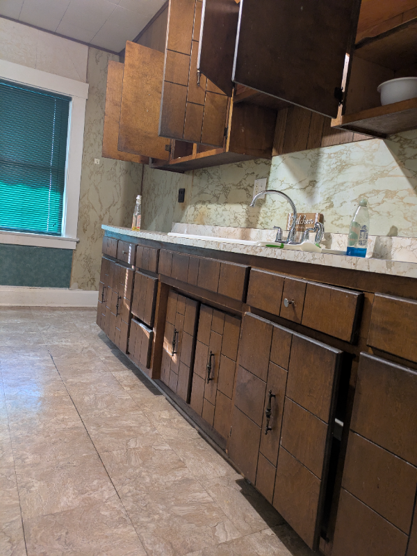 512 E Philadelphia Ave #1 - Photo 4 of 11