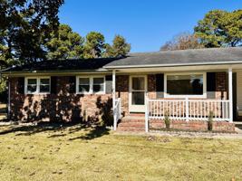 featured image of 7 Princeton Dr