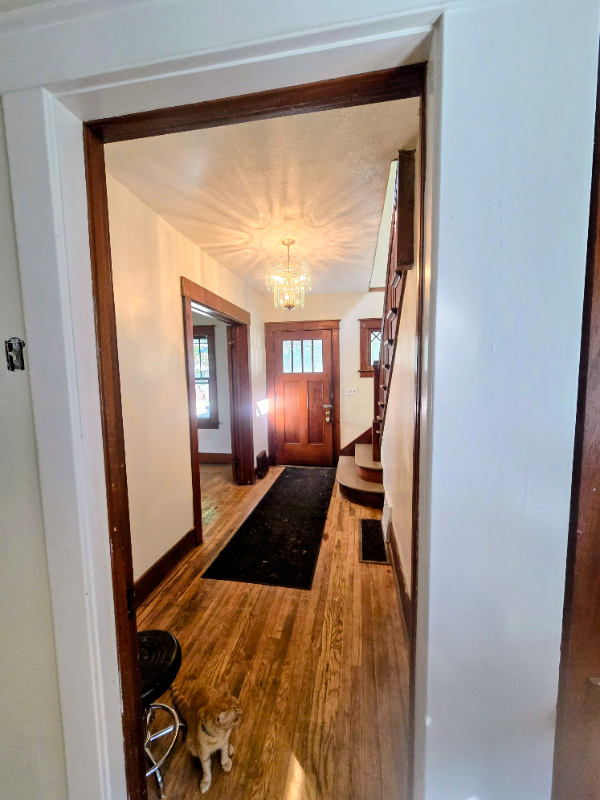 1907 N Oakley St - Photo 2 of 14