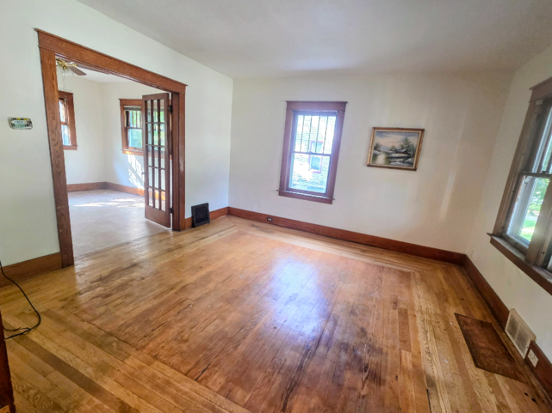 1907 N Oakley St - Photo 3 of 14