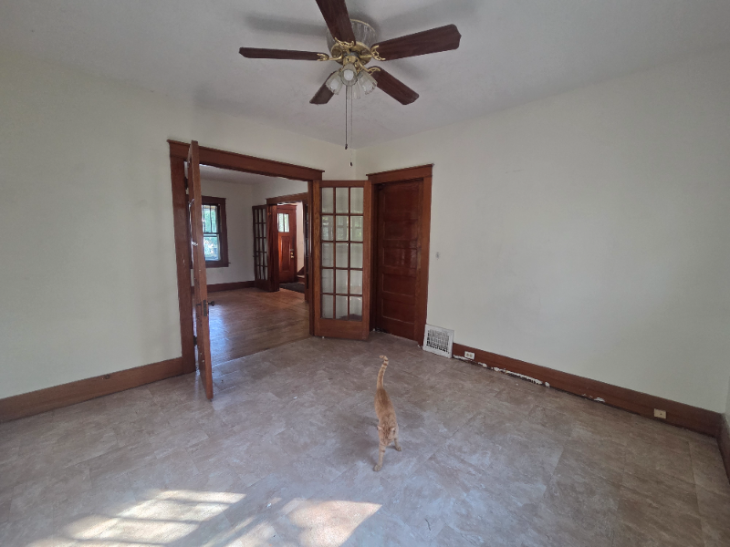 1907 N Oakley St - Photo 4 of 14