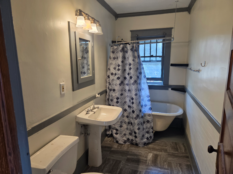 1907 N Oakley St - Photo 7 of 14