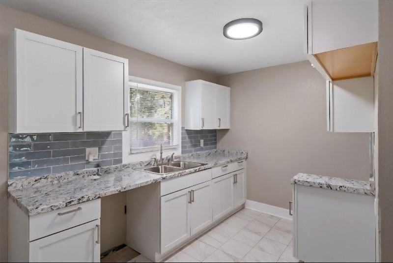 5756 Indiana Ave - Photo 5 of 12