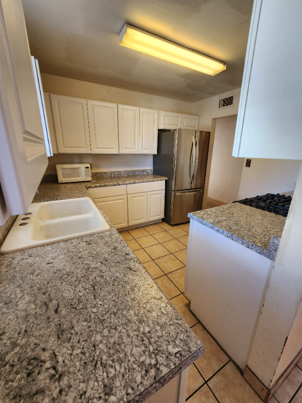 4709 E Seneca St - Photo 3 of 18