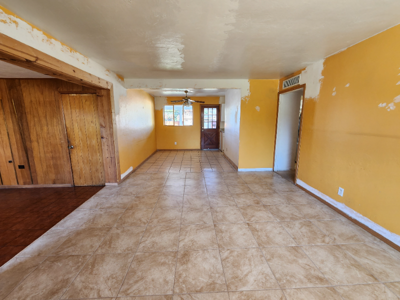 4709 E Seneca St - Photo 4 of 18