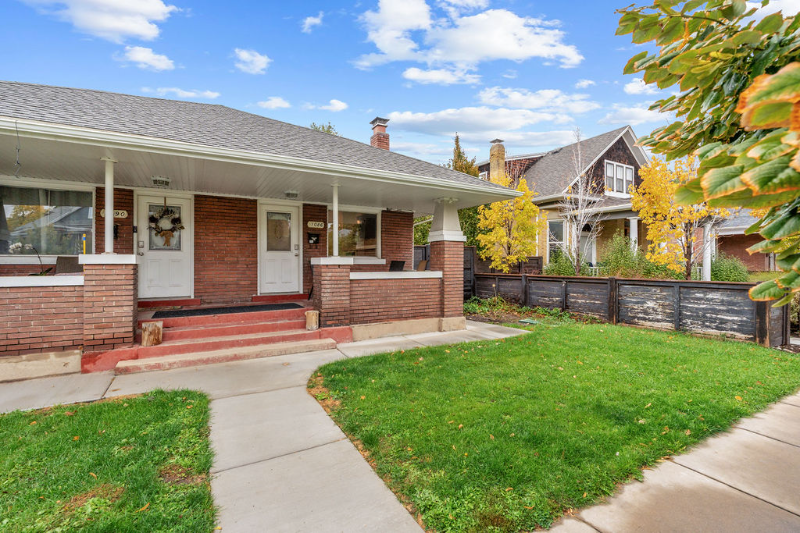 1086 S Lake St - Photo 3 of 31