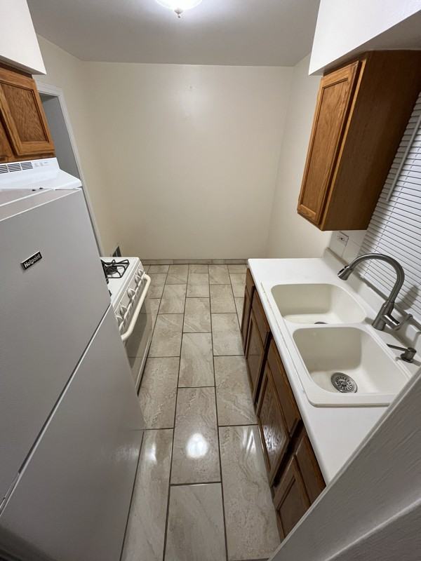 192 N Smith St #2 - Photo 3 of 15