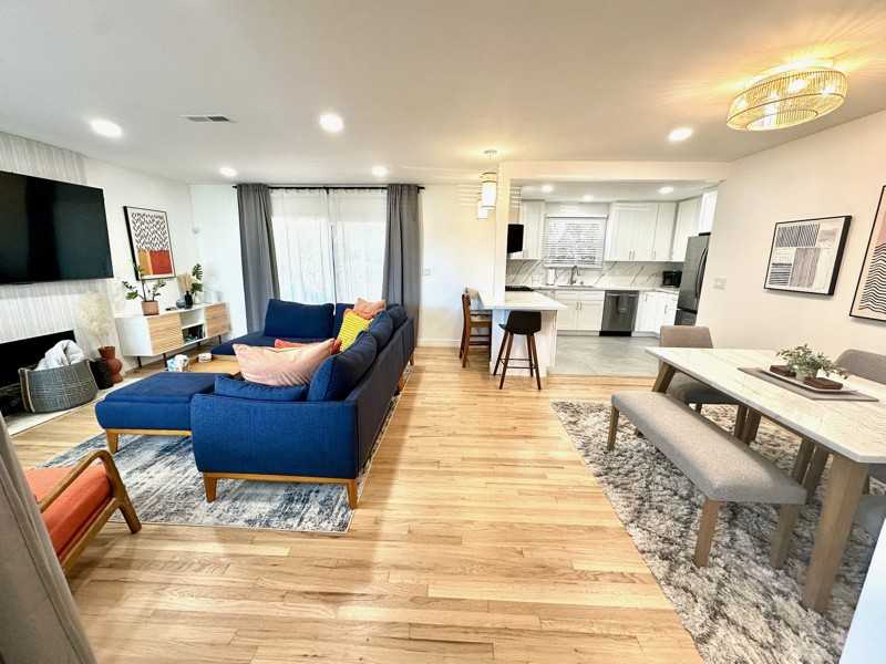 13505 S Wilkie Ave - Photo 5 of 31