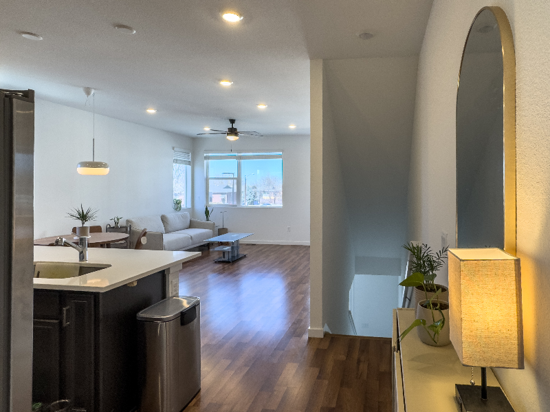 330 Geneva St - Photo 5 of 11