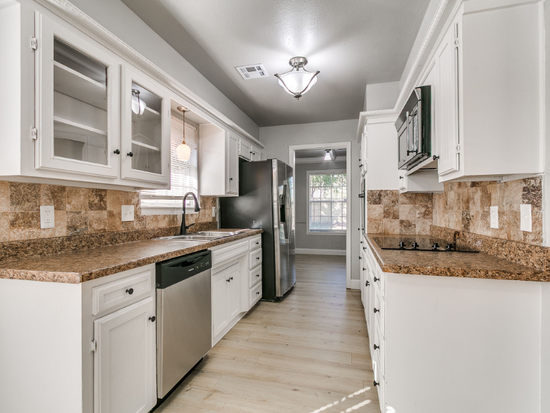 7625 Nw 26th St - Photo 6 of 15