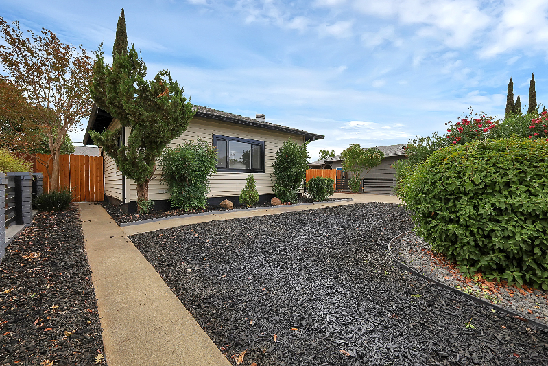 10412 Dolecetto Dr - Photo 2 of 19