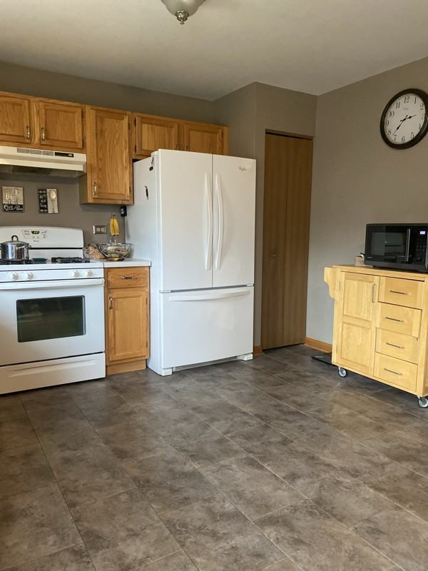 170 Bridlewood Cir - Photo 2 of 28