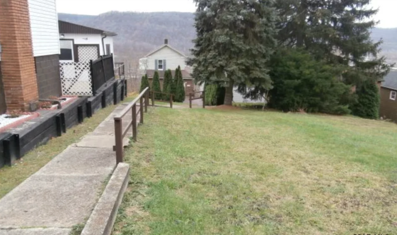 76 Jackson St - Photo 3 of 16