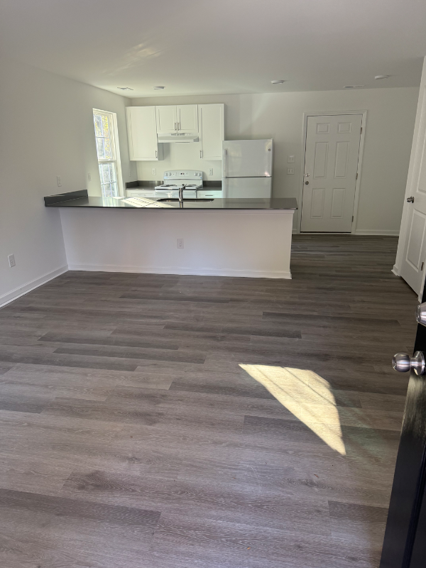 190 Sheree Ln - Photo 3 of 20