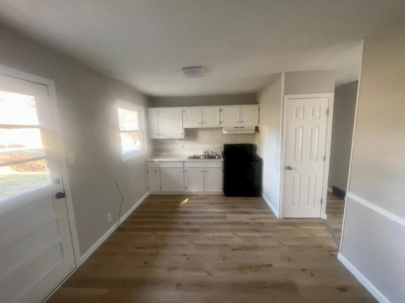 716 S 10th St - Photo 2 of 8