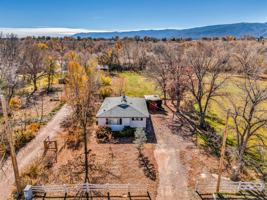 featured image of 2200 Fowler St