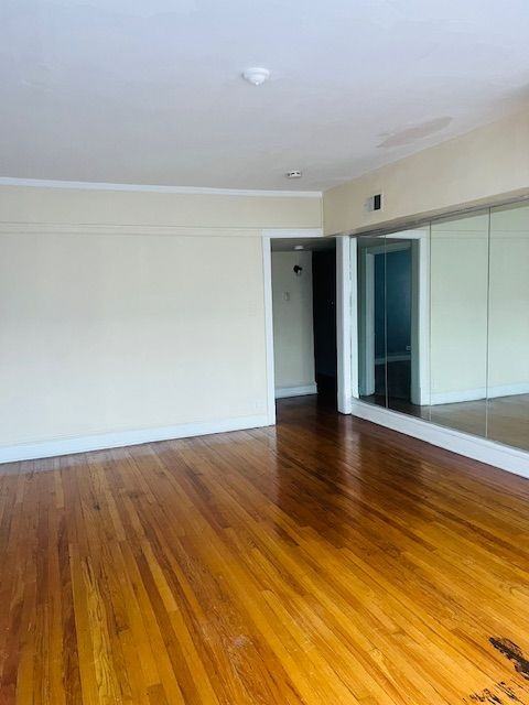 7828 South Ellis Avenue ##3 - Photo 2 of 8