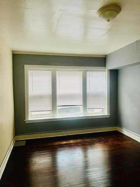 7828 South Ellis Avenue ##3 - Photo 6 of 8