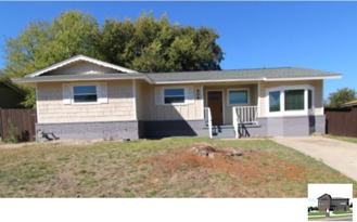 906 S 23rd St - Photo 1 of 1