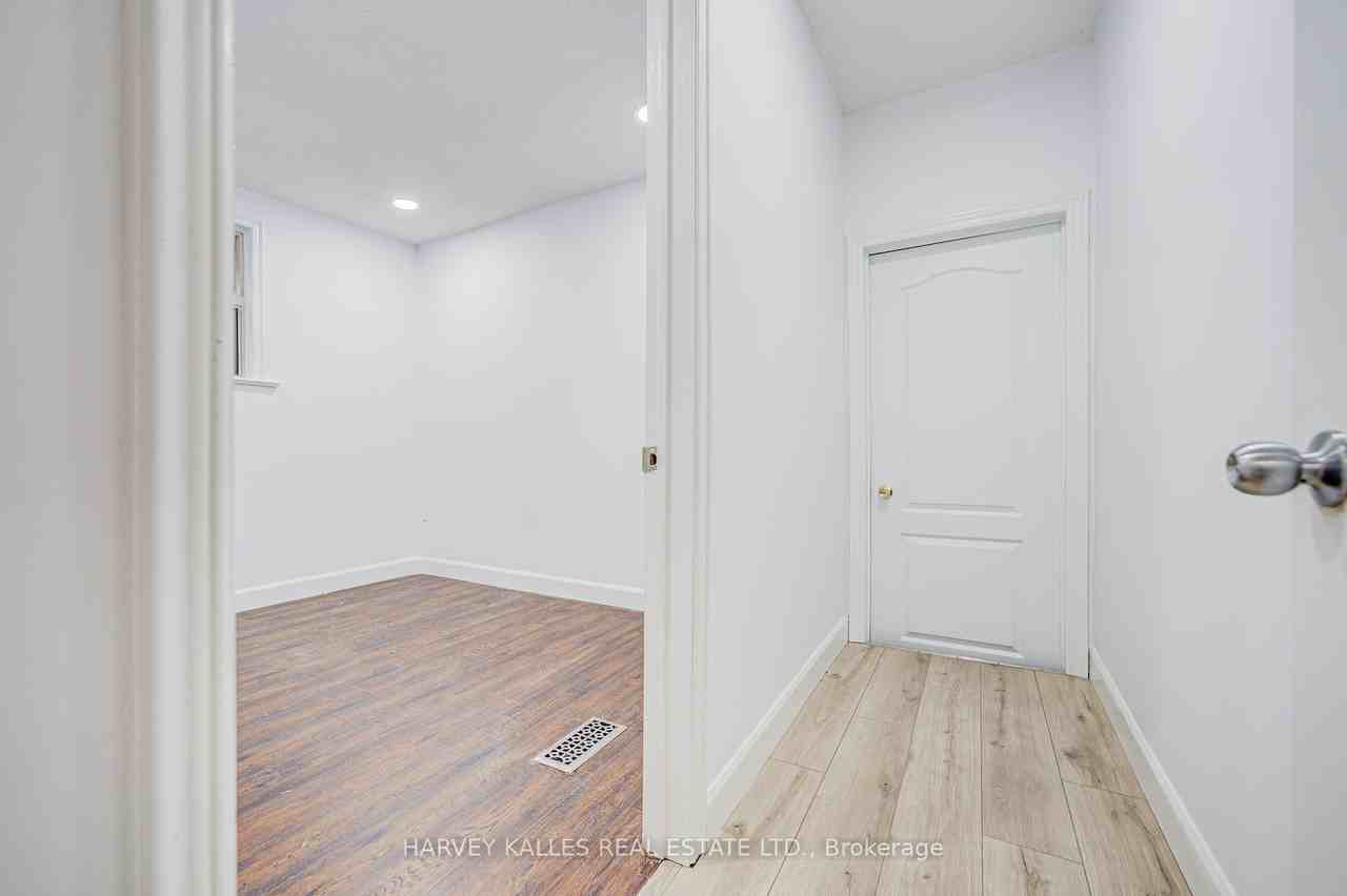 184 Cedric Avenue - Photo 5 of 10