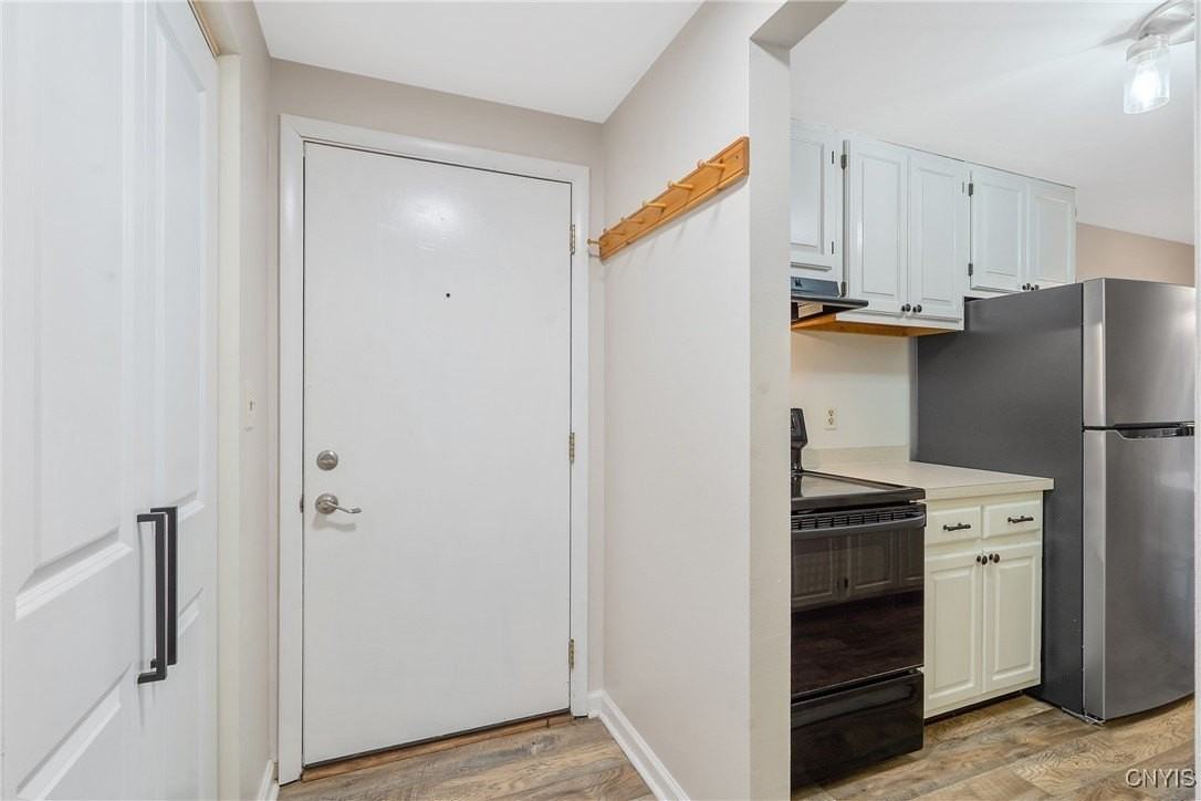 327 Village Blvd N - Photo 4 of 19