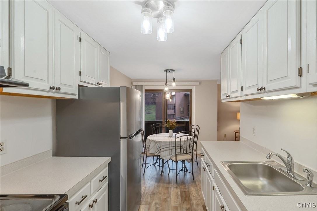 327 Village Blvd N - Photo 5 of 19