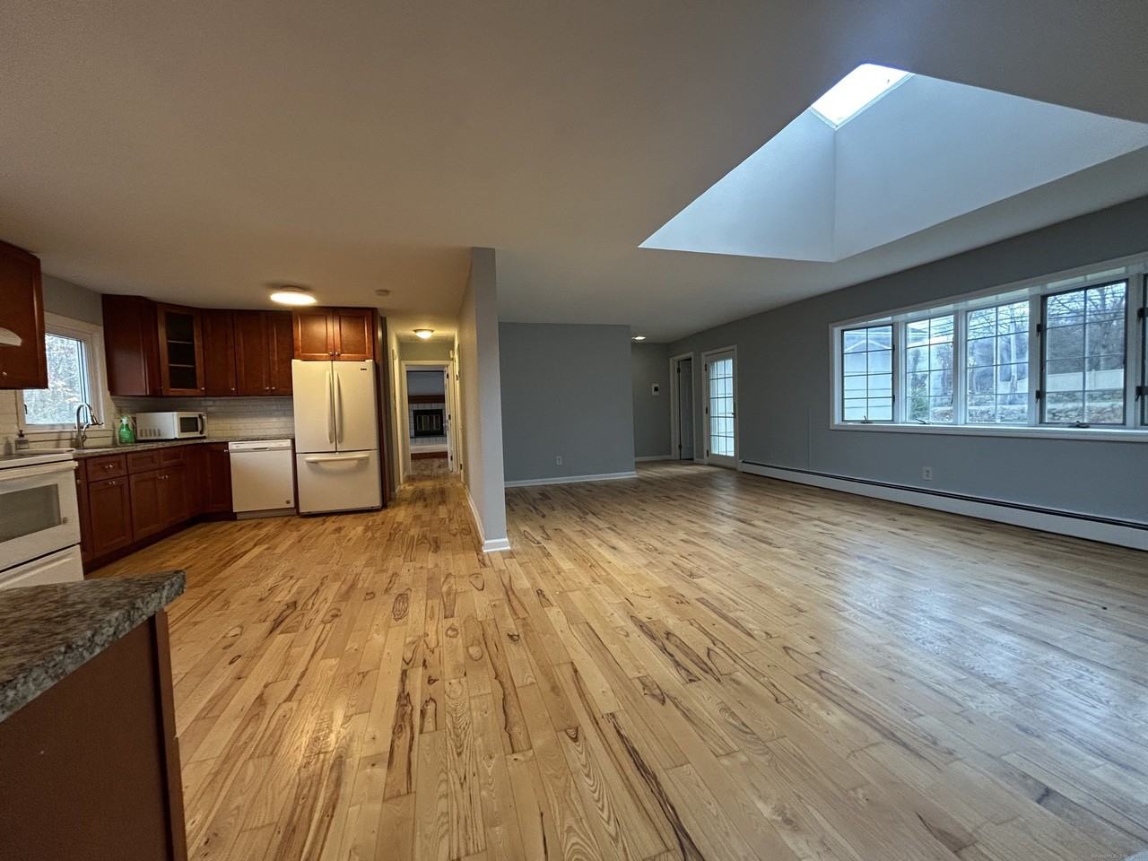 185 Branchville Rd - Photo 5 of 23