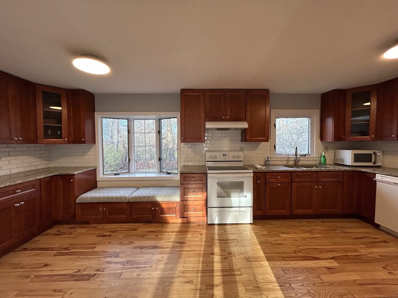 185 Branchville Rd - Photo 7 of 23