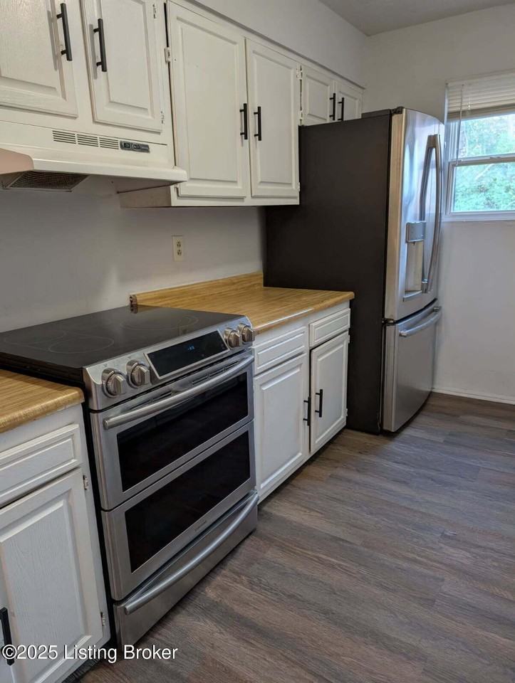 3224 Springfield Dr - Photo 2 of 10