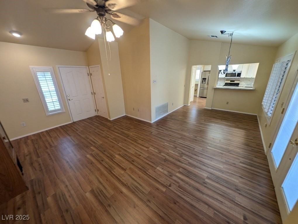 2737 Tumble Brook Dr - Photo 5 of 20