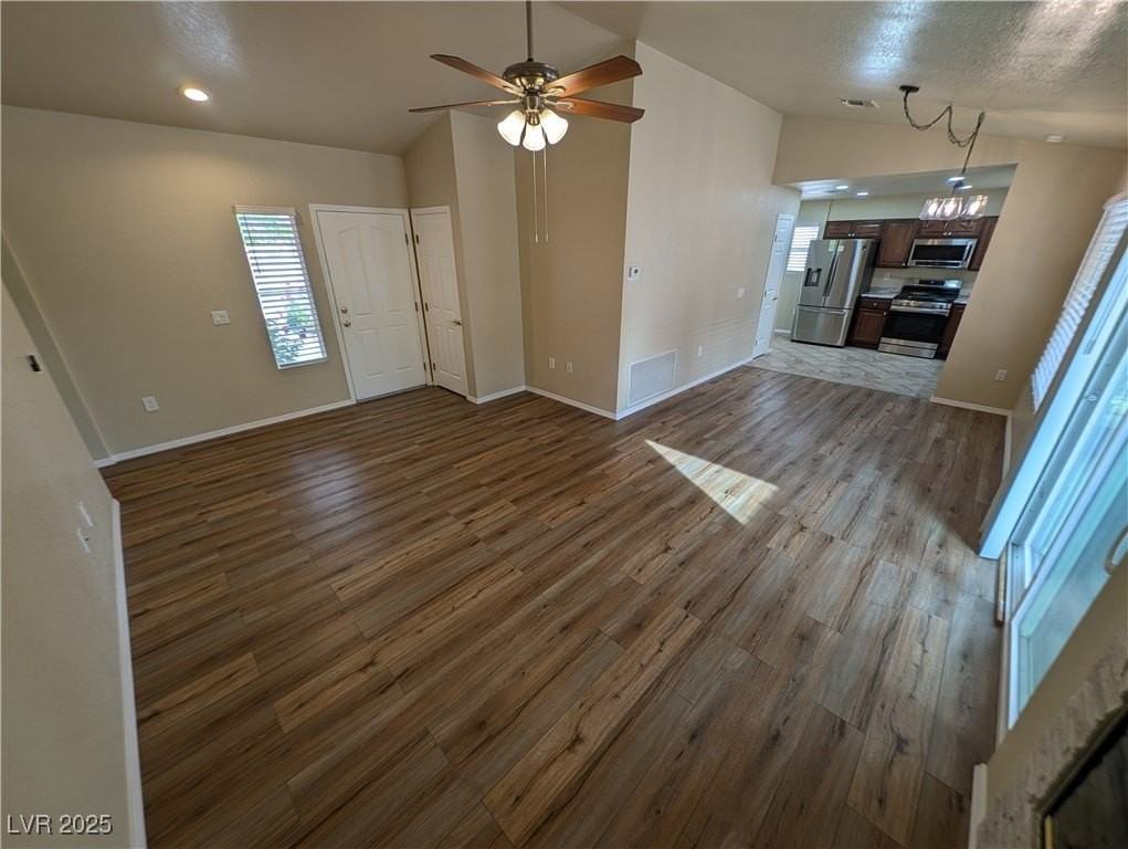 9729 Buckhorn Dr - Photo 4 of 22