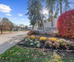 272 Columbus Dr - Photo 1 of 1