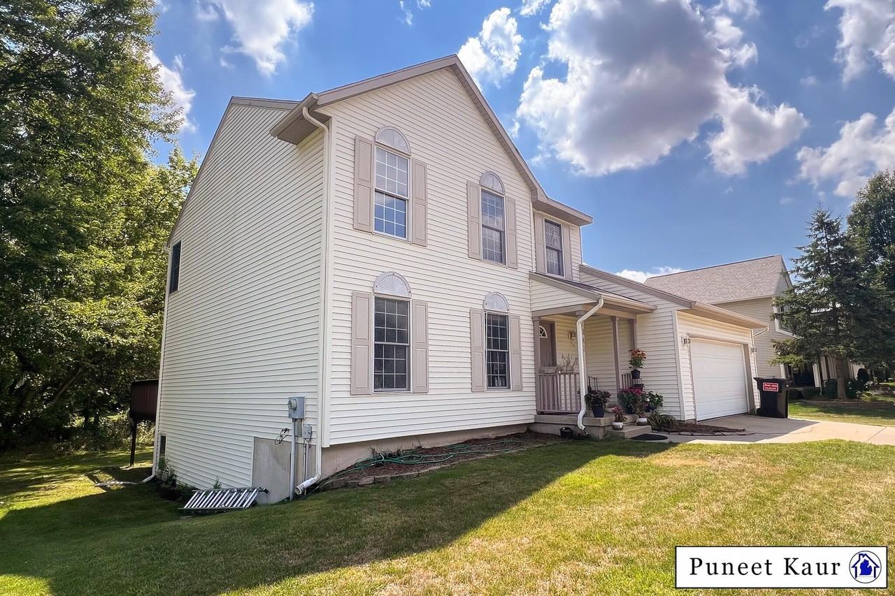 2242 Christine Ct Se - Photo 2 of 36