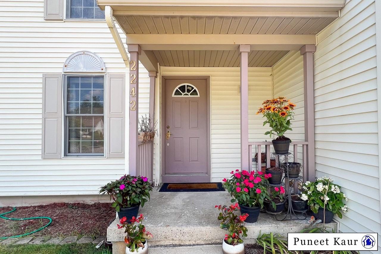 2242 Christine Ct Se - Photo 3 of 36