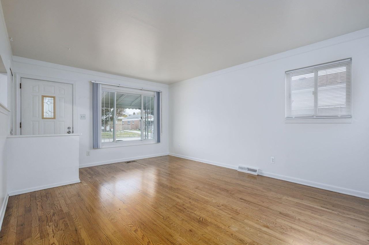 8261 Gerald Ave - Photo 3 of 17