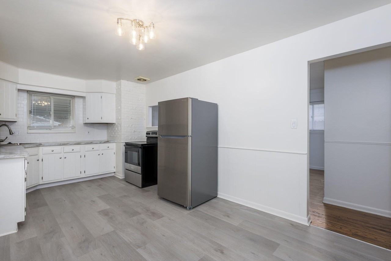 8261 Gerald Ave - Photo 5 of 17