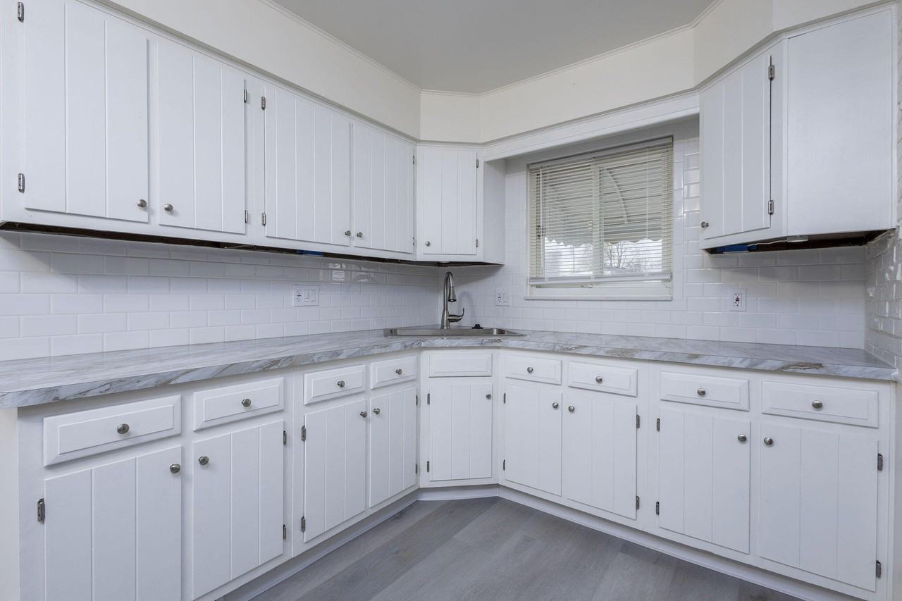 8261 Gerald Ave - Photo 6 of 17